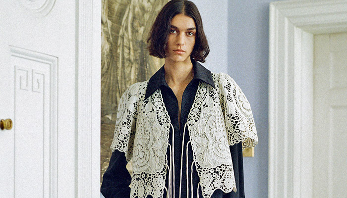 Sea New York 2025 Resort Cruise Pre-Spring Womens Lookbook - Denim Jeans Trench Coat Patchwork Knit Crochet Mesh Lace Embroidery Weave Birds Patches Decorative Art Flowers Floral Jacket Wide Leg Baggy Loose Quilted Puffer Paisley Prairie Peasant Dress Vest Beads Capelet Pellegrina Halterneck Pantsuit Blazer Tiered Ruffles Threads Fringes Boots Flats